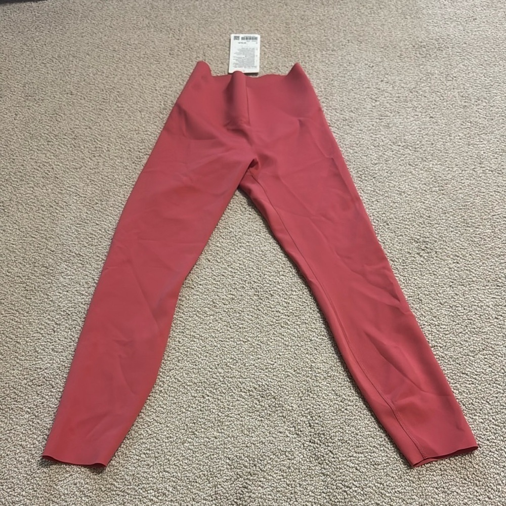 NWT LULULEMON GLOW UP HR TIGHT SIZE 4 -25”